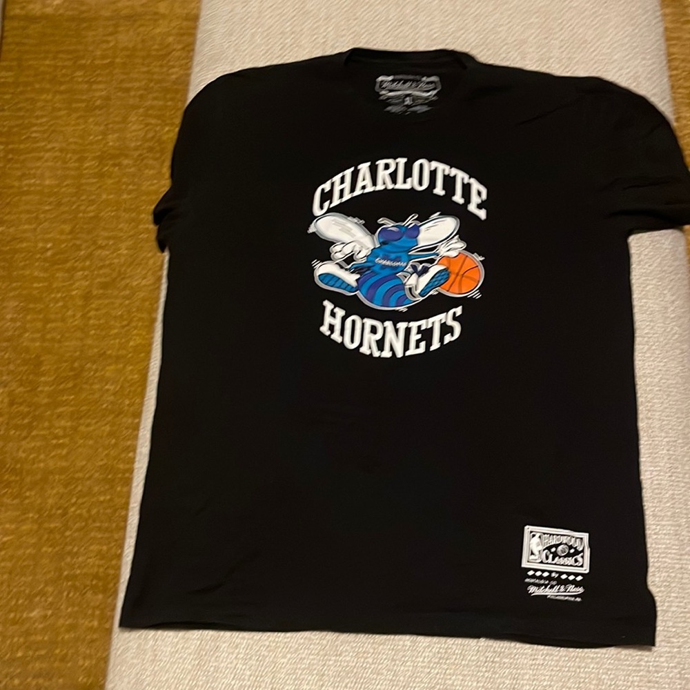 Mitchell & Ness hornet tshirt